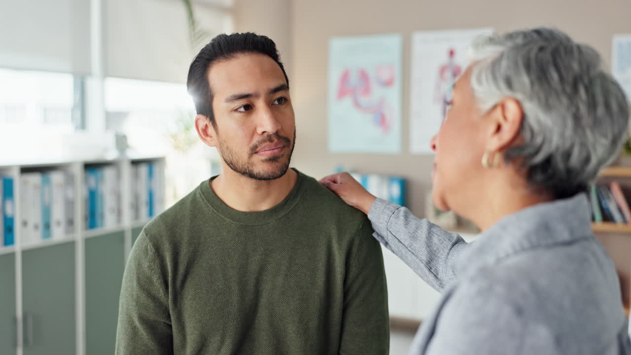 환자를 위로하는 의사