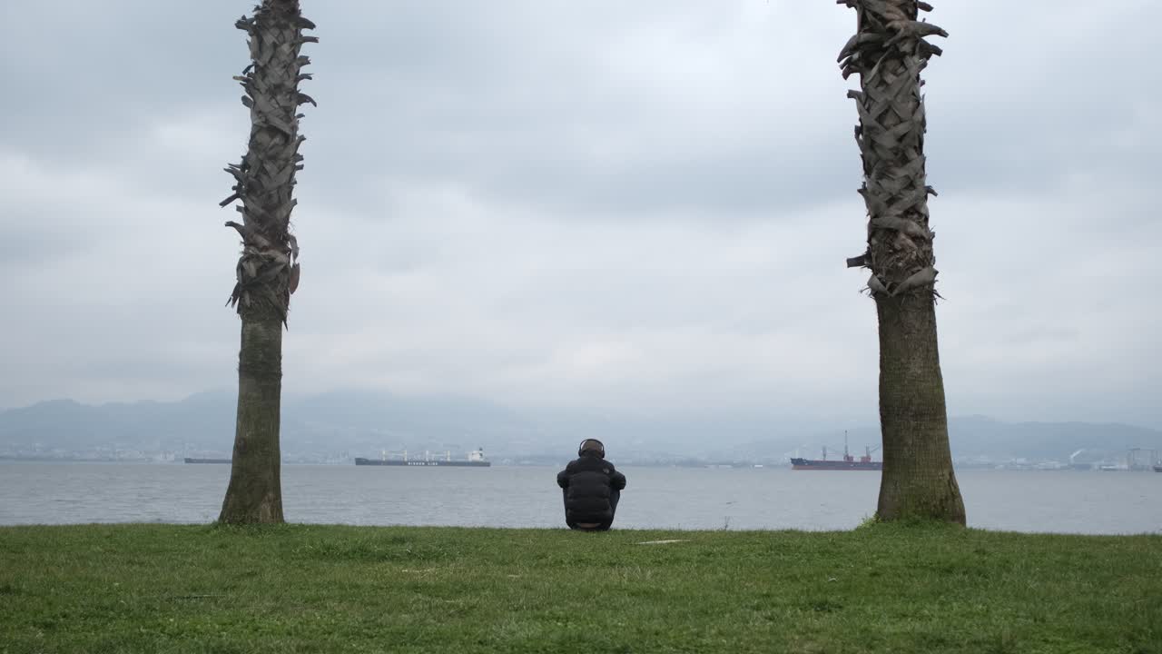 바다에서 혼자 사는 사람