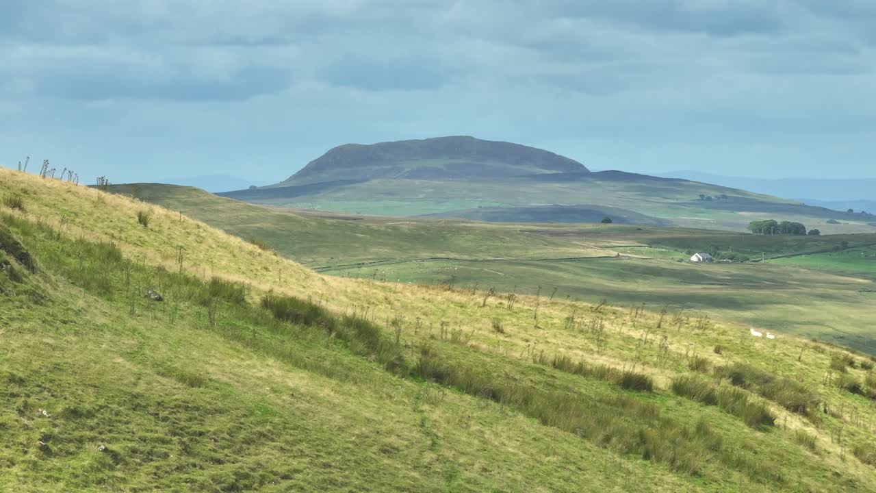 montaña slemish en el condado de antrim, irlanda del norte