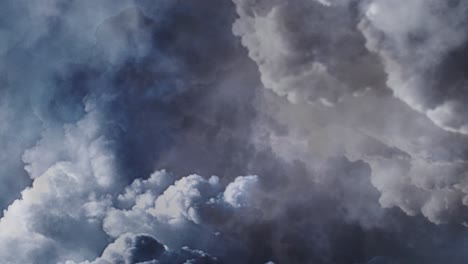 4k-Herannahendes-Gewitter-In-Den-Dunklen-Wolken