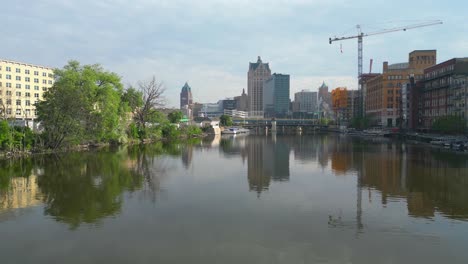 Flying-toward-downtown-Milwaukee-on-the-Milwaukee-River-at-an-elevation-of-15ft