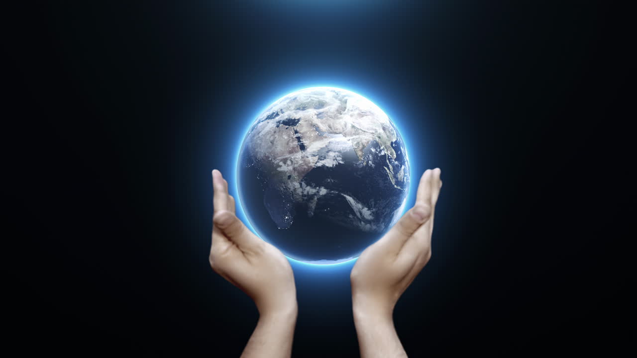 los brazos sostienen un mundo giratorio