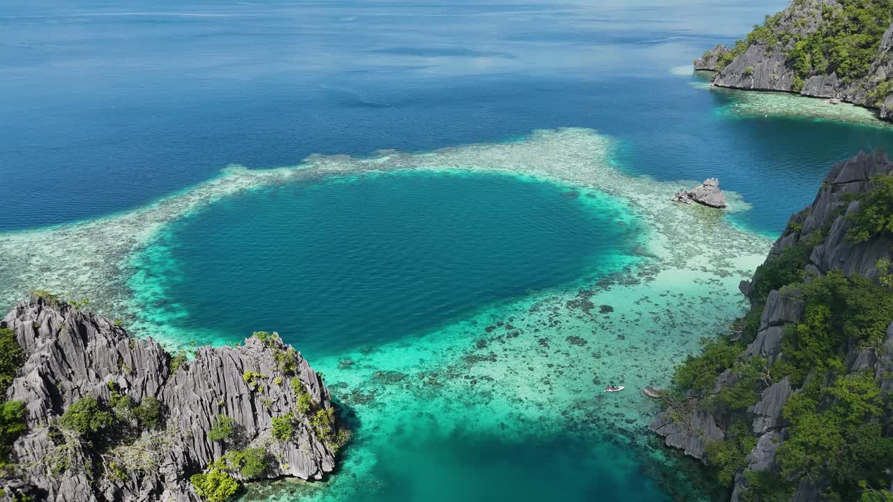 Atemberaubende tropische Lagune auf den Philippinen