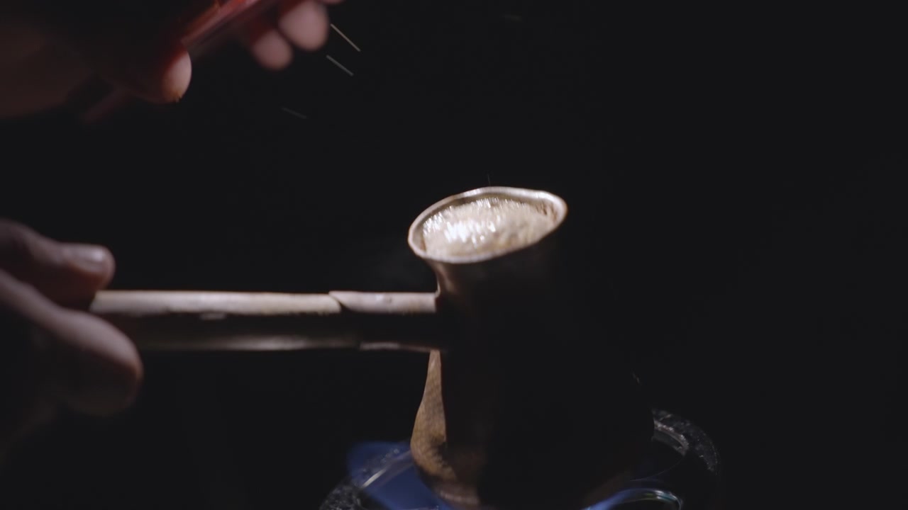 Tradisjonell tyrkisk kaffe om natten
