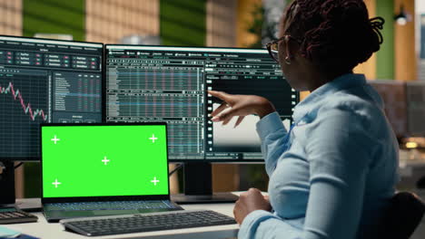 prop firm intern learns trading strategies from video on green screen phone