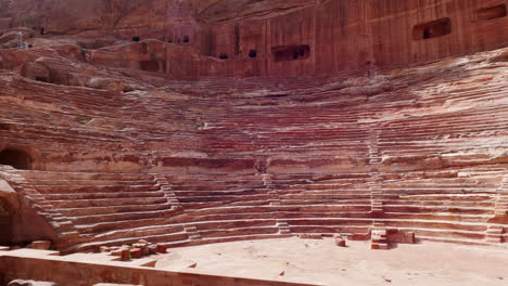 Ruinas-Del-Anfiteatro-Nabateo-En-Petra,-Jordania.