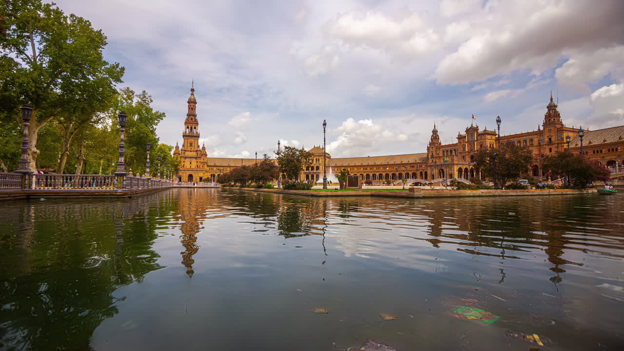 Ducks on the pond in Seville, Spain in front of the Plaza de Espana - time lapse