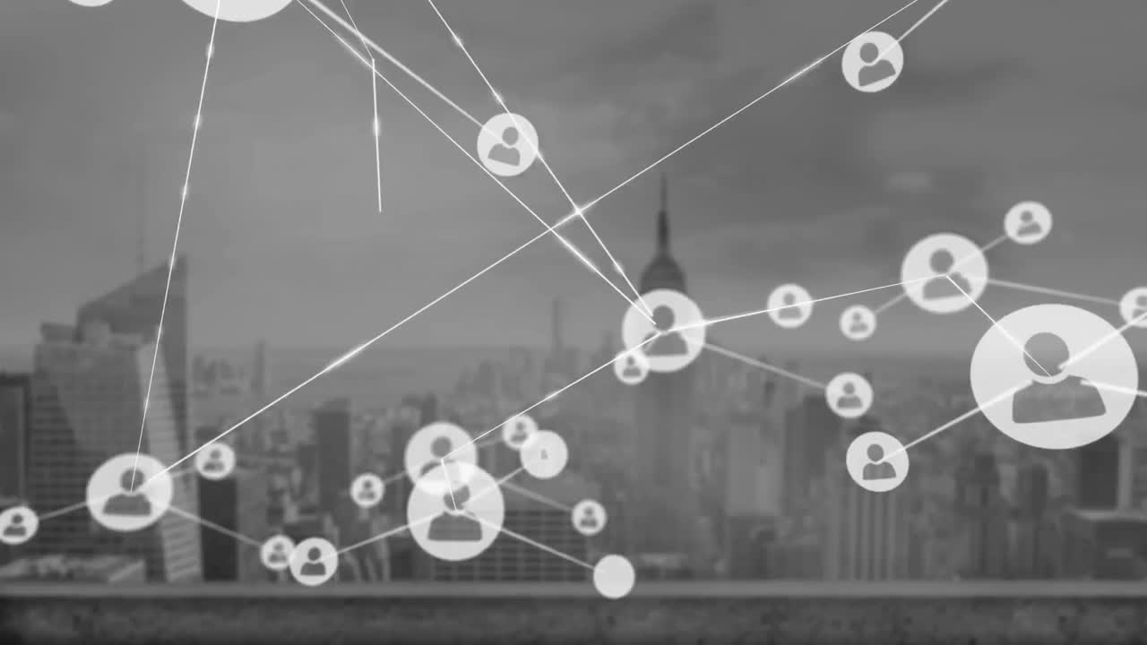 구름이 가득한 하늘을 배경으로 파이어 스테이트 빌딩과 마천루 위에 연결된 사람들의 아이콘 애니메이션