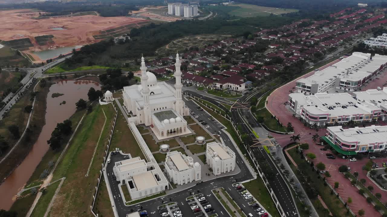 vista aérea de la mezquita de sri sendayan