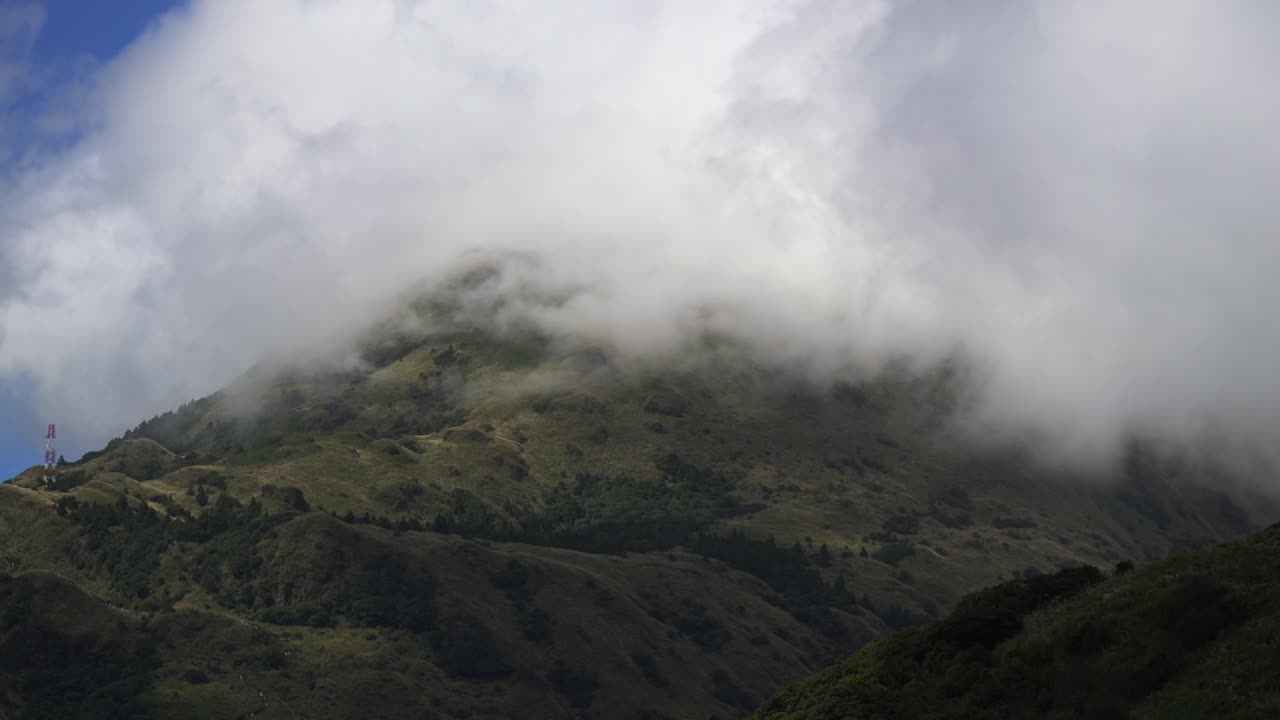 Clouds Traversing across the mountainous terrains of northern taipei
