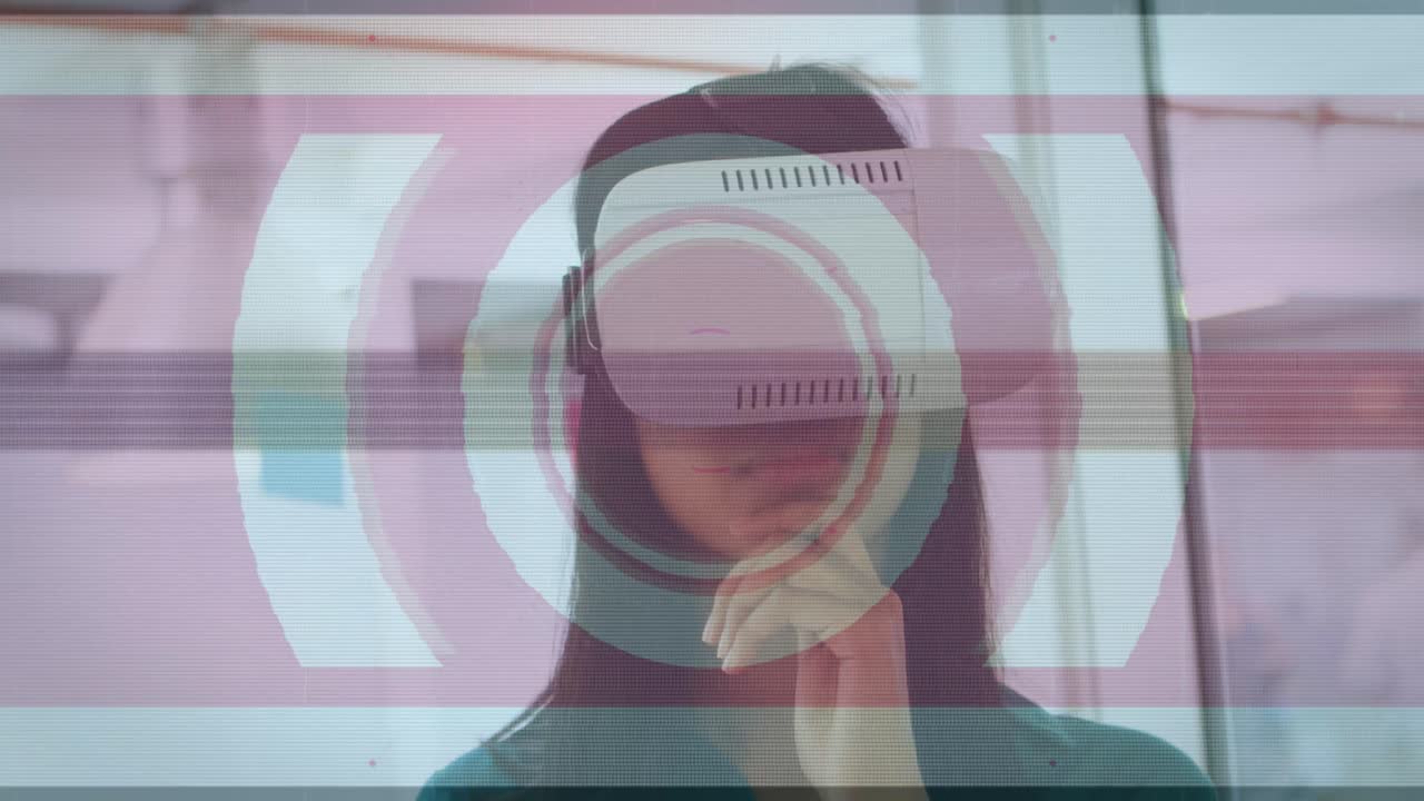 animación del escaneo del alcance y el procesamiento de datos sobre la mujer que usa auriculares vr