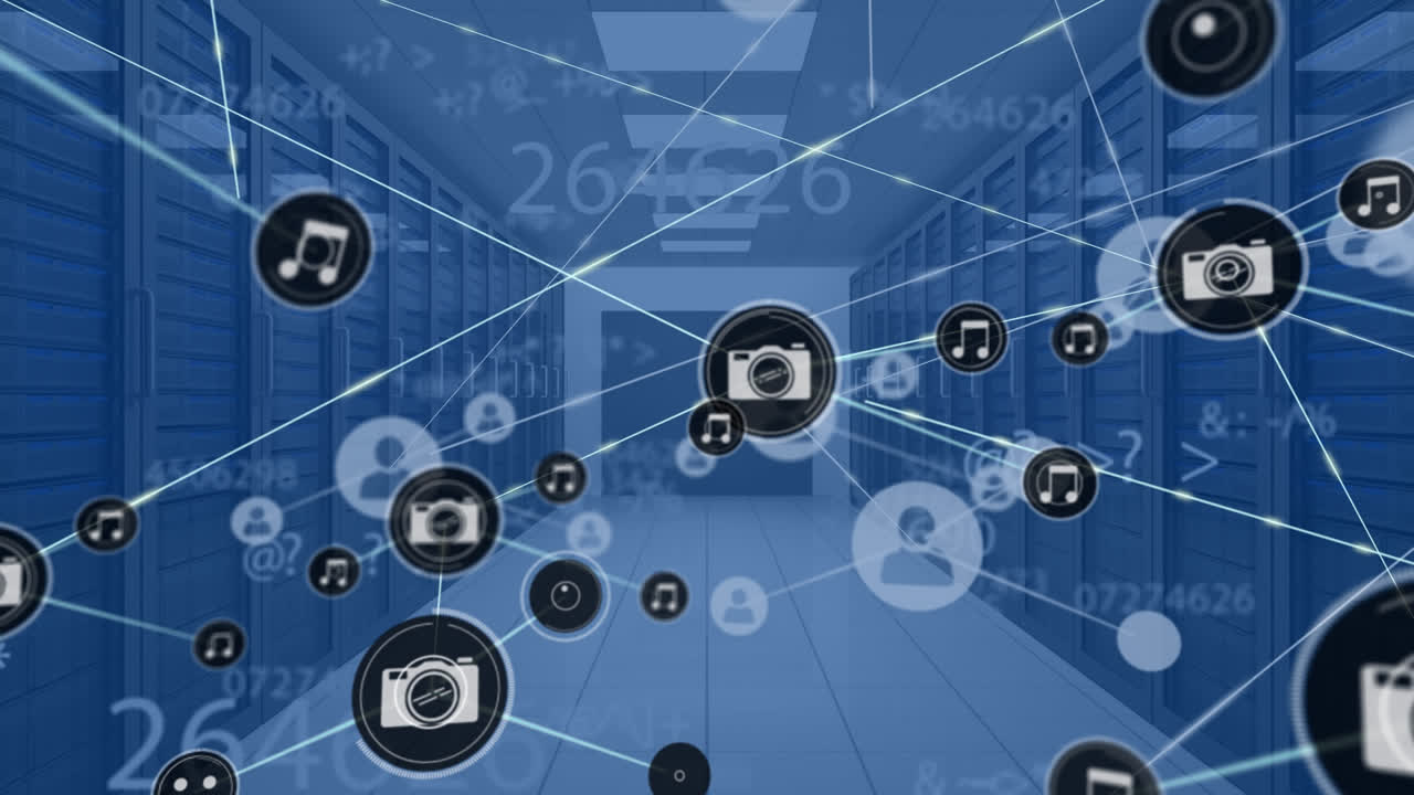 animación de la red de conexiones con iconos y procesamiento de datos sobre la sala de servidores