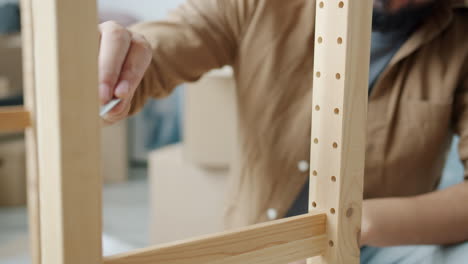 ensamblaje de muebles de madera