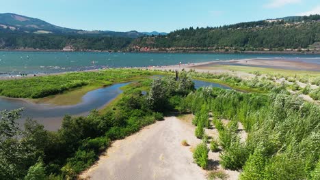 Hood-River-Kiteboarding-in-the-Columbia-River-Gorge-Kite-Boarding-Hood-River-Oregon