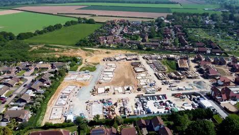 condujo imágenes de nuevas casas que se están construyendo en littlebourne, kent, inglaterra