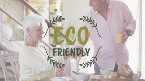 animación de texto ecológico sobre una pareja de ancianos caucásicos comiendo en casa