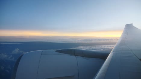 Blick-Aus-Dem-Flugzeugfenster