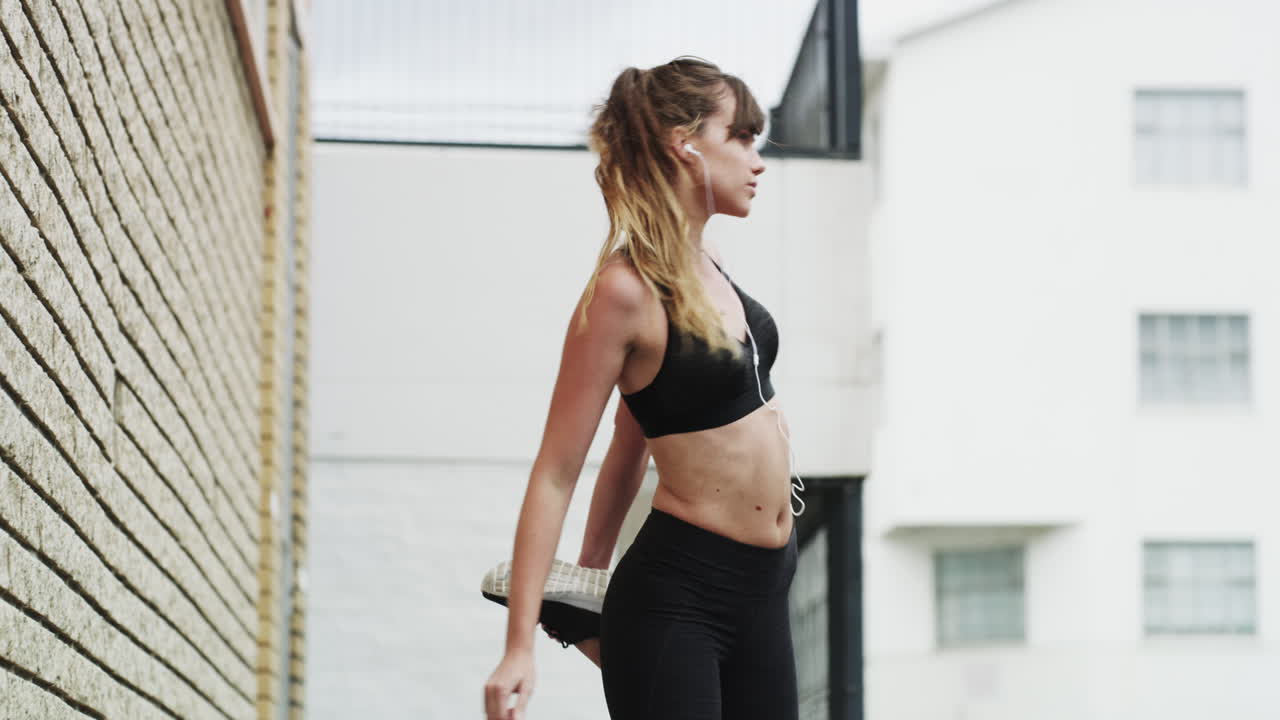 음악은 나를 더욱 힘들게 만 ⁇ 니다.