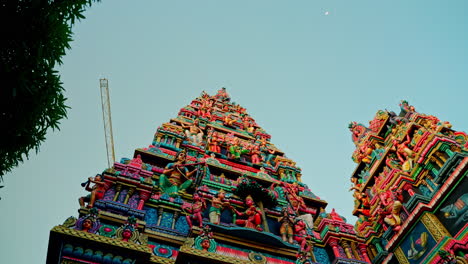 Outdoor-wide-view-of-colorful-decorated-Kaylasson-Hindu-temple,-Port-Louis,-Mauritius