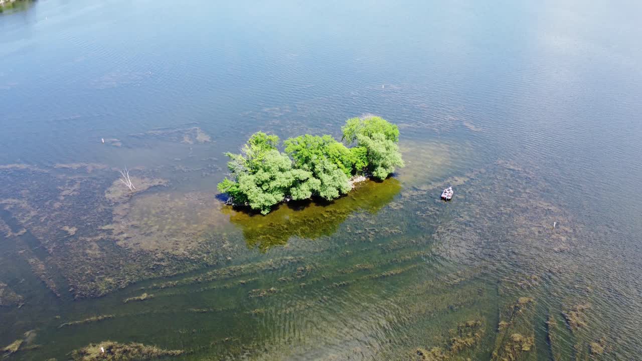 위스콘신 주 와우케샤 카운티에 있는 피우키 호수