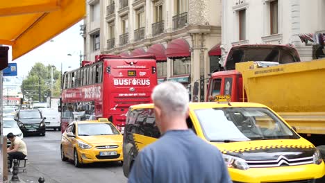 istanbul bus tour and city traffic