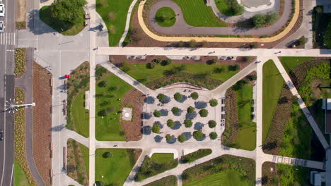 Top-down-aerial---urban-space-in-the-city-center---large-number-of-pedestrian-paths---a-huge-number-of-planted-trees-and-greenery---central-park-in-Gdynia
