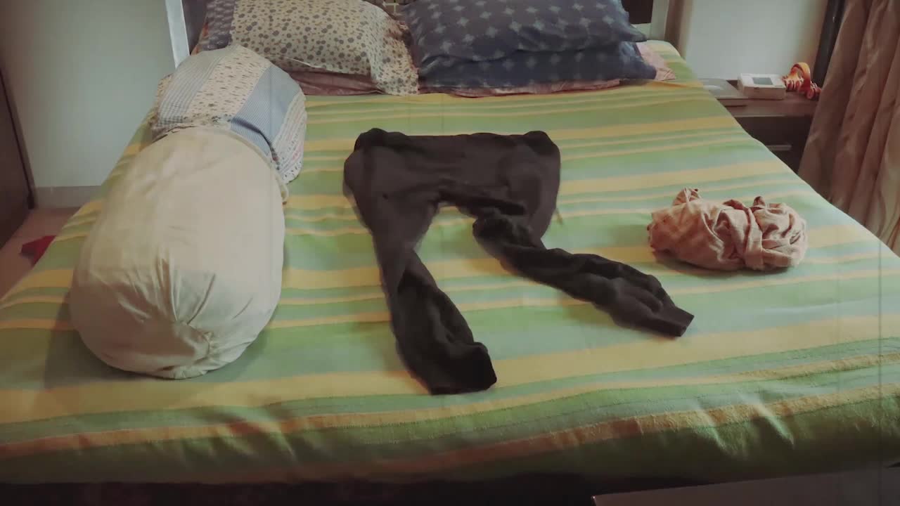 그 일요일은 엄마의 주문에 따라 모든 옷을 정리할 예정인데 왜 모션을 멈추지 않습니까?