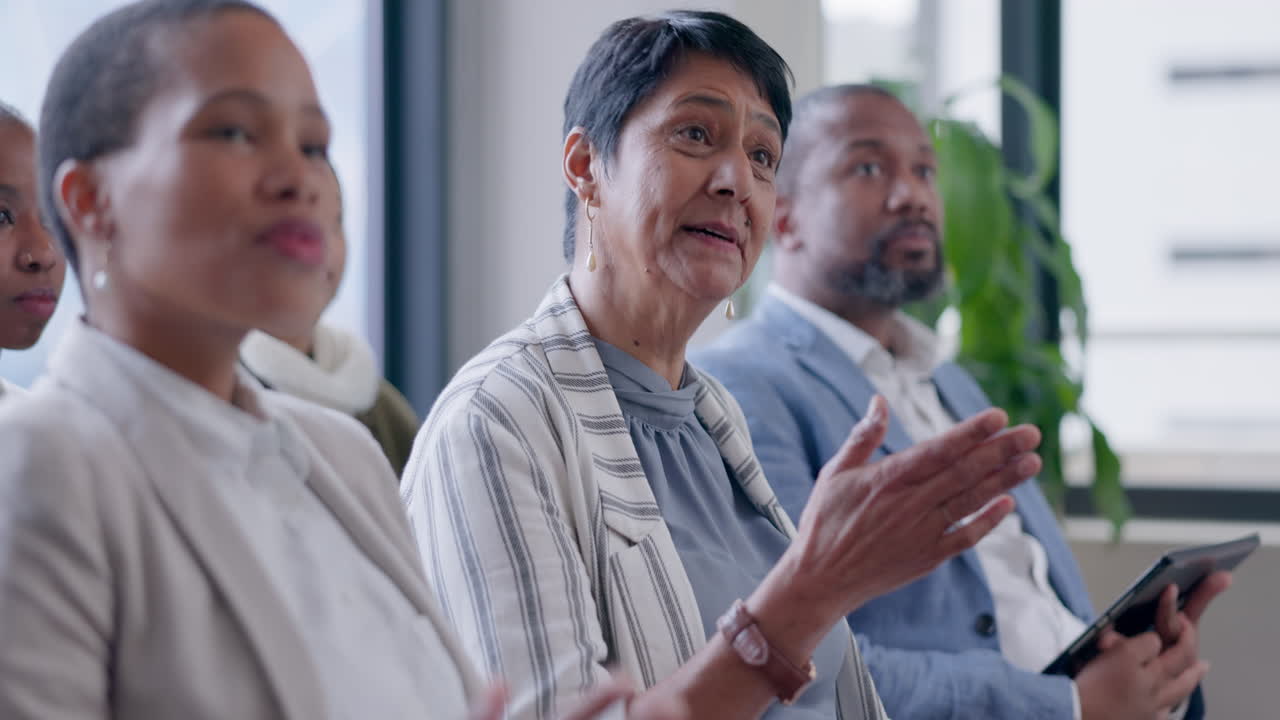 사업가, 여성 또는 청중 연설