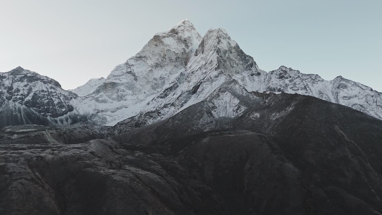 Everest Base Camp Trekking to Nepal EBC 5364 meters