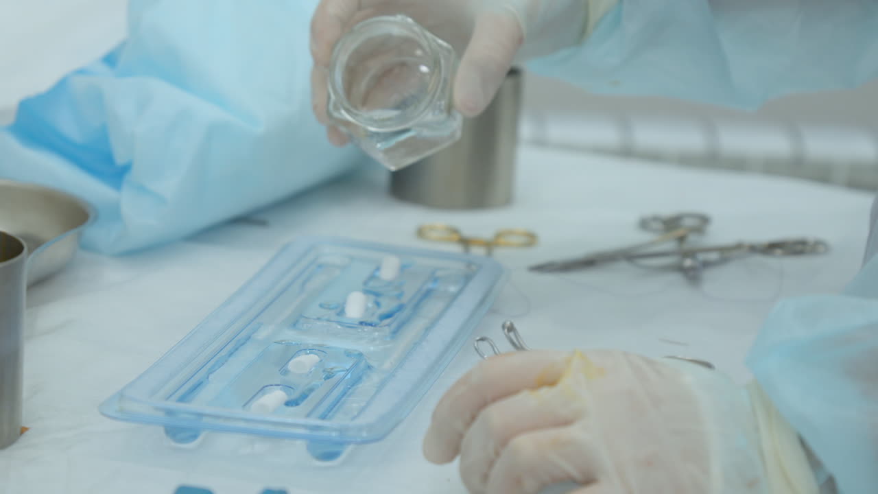 procedimiento médico: dispensación de líquido estéril