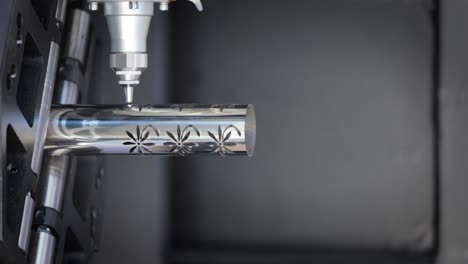 corte con láser y gas de metal, tecnología industrial moderna.