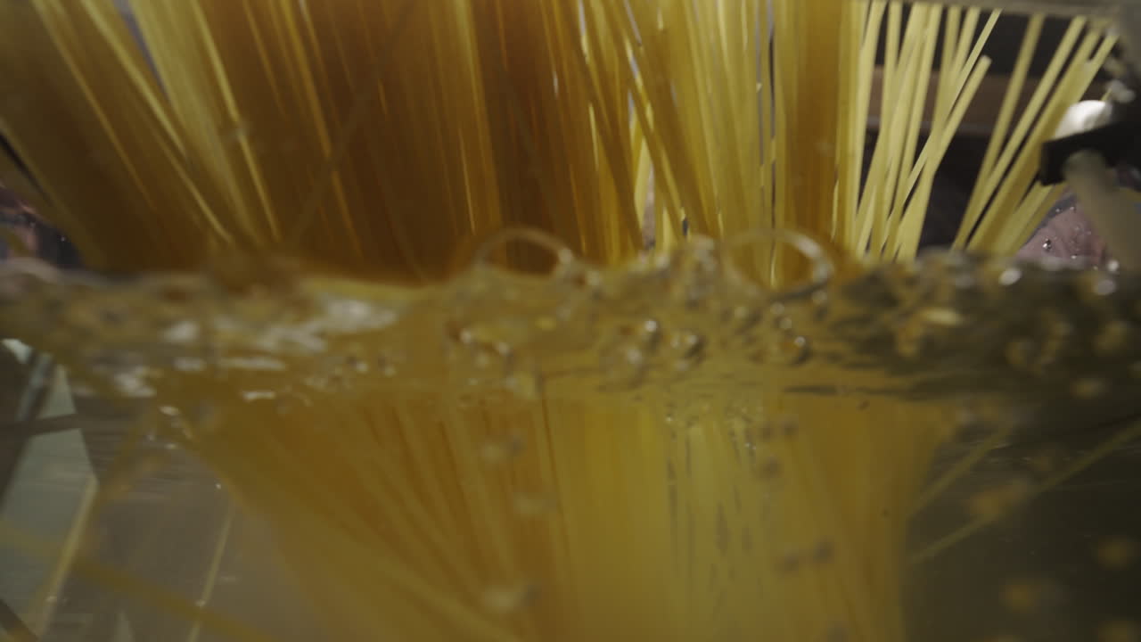 Cucinare gli spaghetti