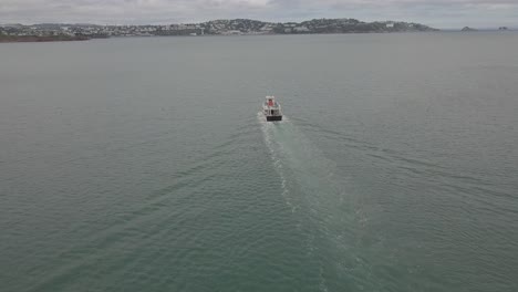 ferry torbay que va desde paignto hacia torquay