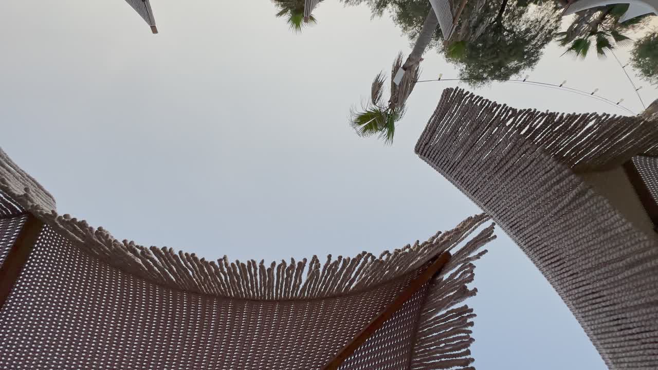 그리스 할키디키 반도의 청정 파란 발 해변