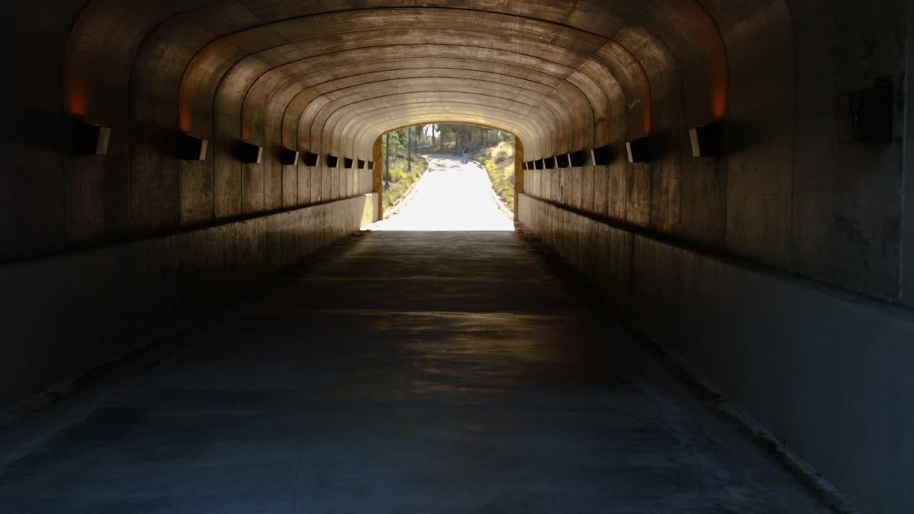 túnel del sendero del espacio abierto de jeffrey