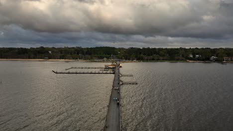 Vista-Aérea-Del-Muelle-De-Fairhope-En-Alabama