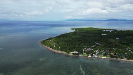 필리핀 카탄두아네스 (catanduanes) 의 아고조 산 안드레스 (agojo san andres) 해안선, 평온한 바다, 공중 사진