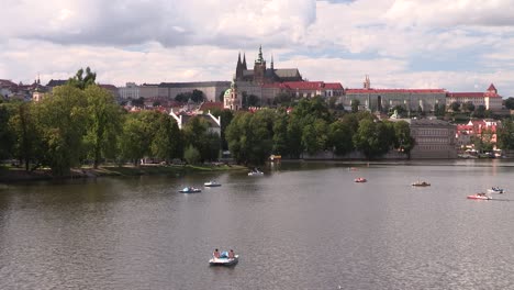 Panorama-Von-Prag-Mit-Burg,-Tschechien