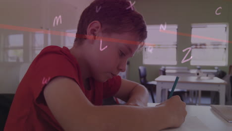 animación de letras en bucle y línea sobre un niño caucásico escribiendo en un libro en el aula