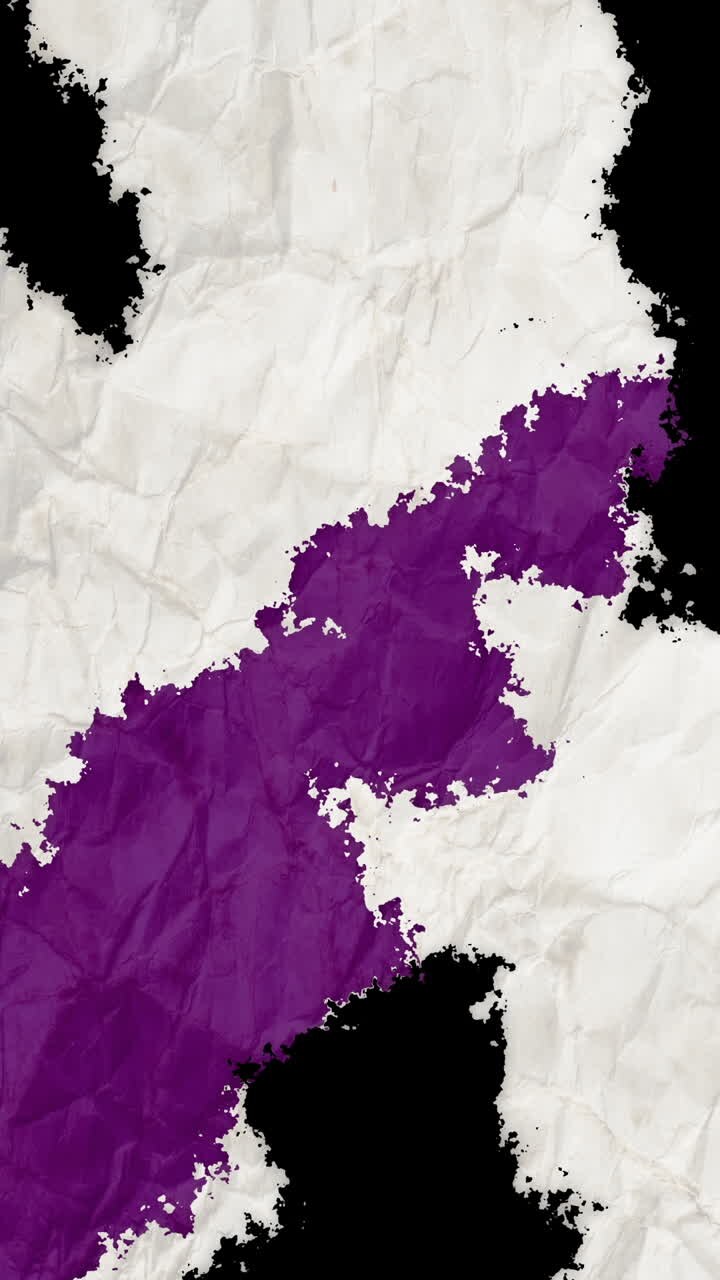Transizione con Texture di Carta Stropicciata e Rivelazione Viola
