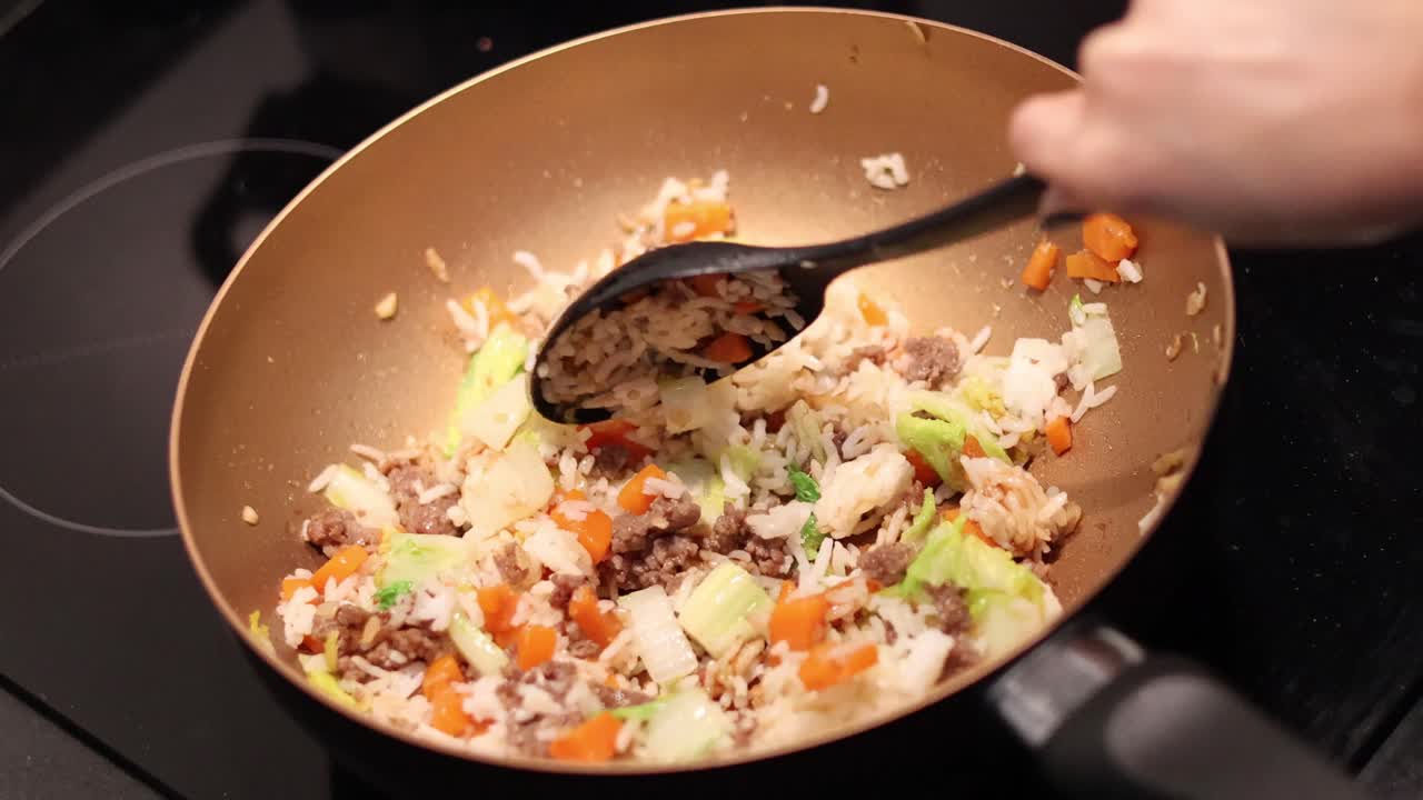 비 에 채소 와 함께  을 고 김