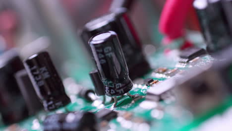 zoom hacia fuera de los componentes electrónicos