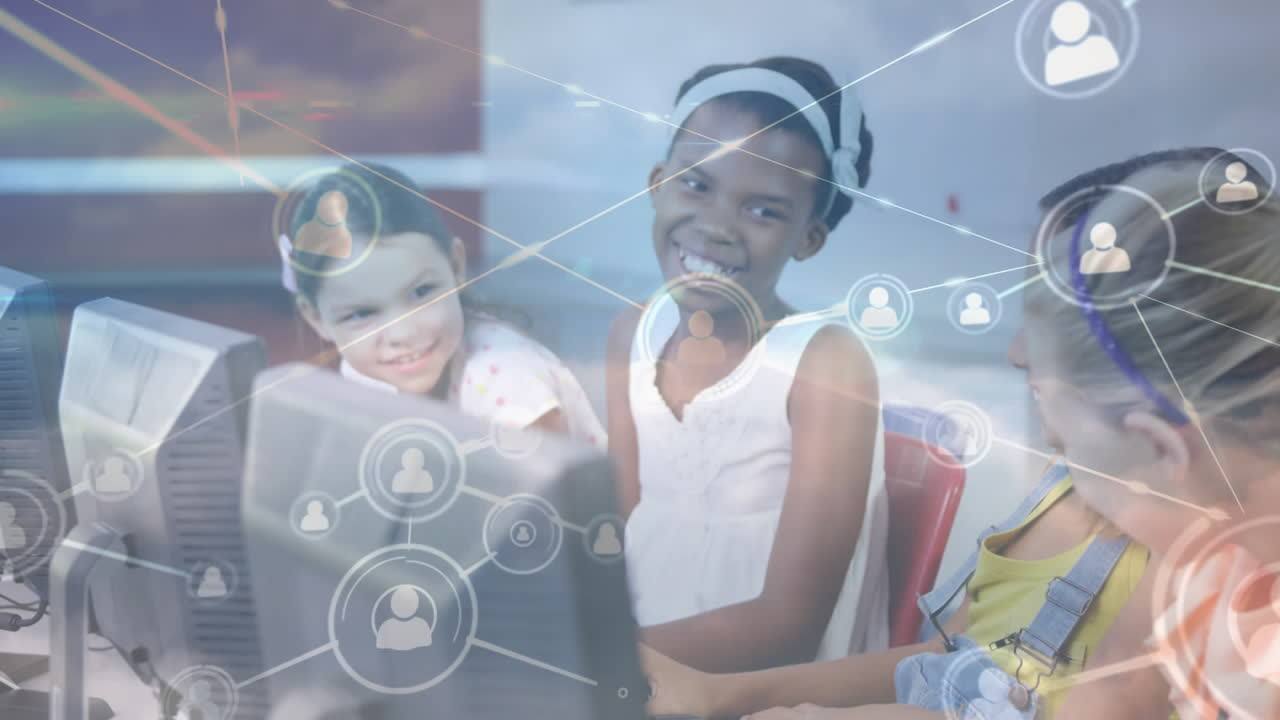 컴퓨터를 사용하는 학교 아이들을 통한 연결 네트워크의 애니메이션