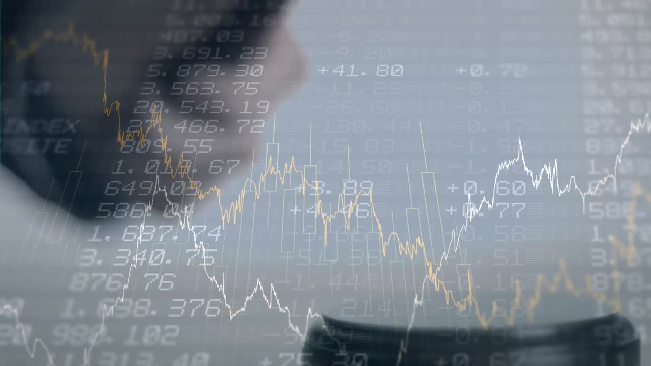Animation of statistics processing over auctioneer's hammer