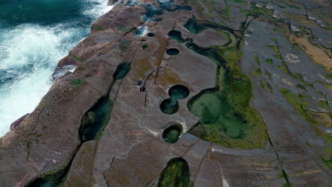 Bucle-De-Video-Sin-Interrupciones-De-Cinemagraph-De-Piscinas-De-Figura-Ocho-En-El-Parque-Nacional-Real-De-Sydney,-Australia