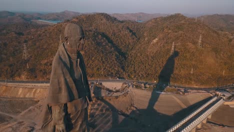 Drone-Shot-of-the-Statue-of-Unity,-Gujarat,-India