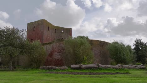 castillo holandés en ruinas