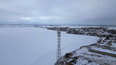 Mobilfunkmast-Mobilfunkmast-Übertragungstelefon,-Winterschnee