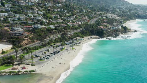 Vista-Aérea-De-Aliso-Beach-Park-En-El-Condado-De-Orange-California