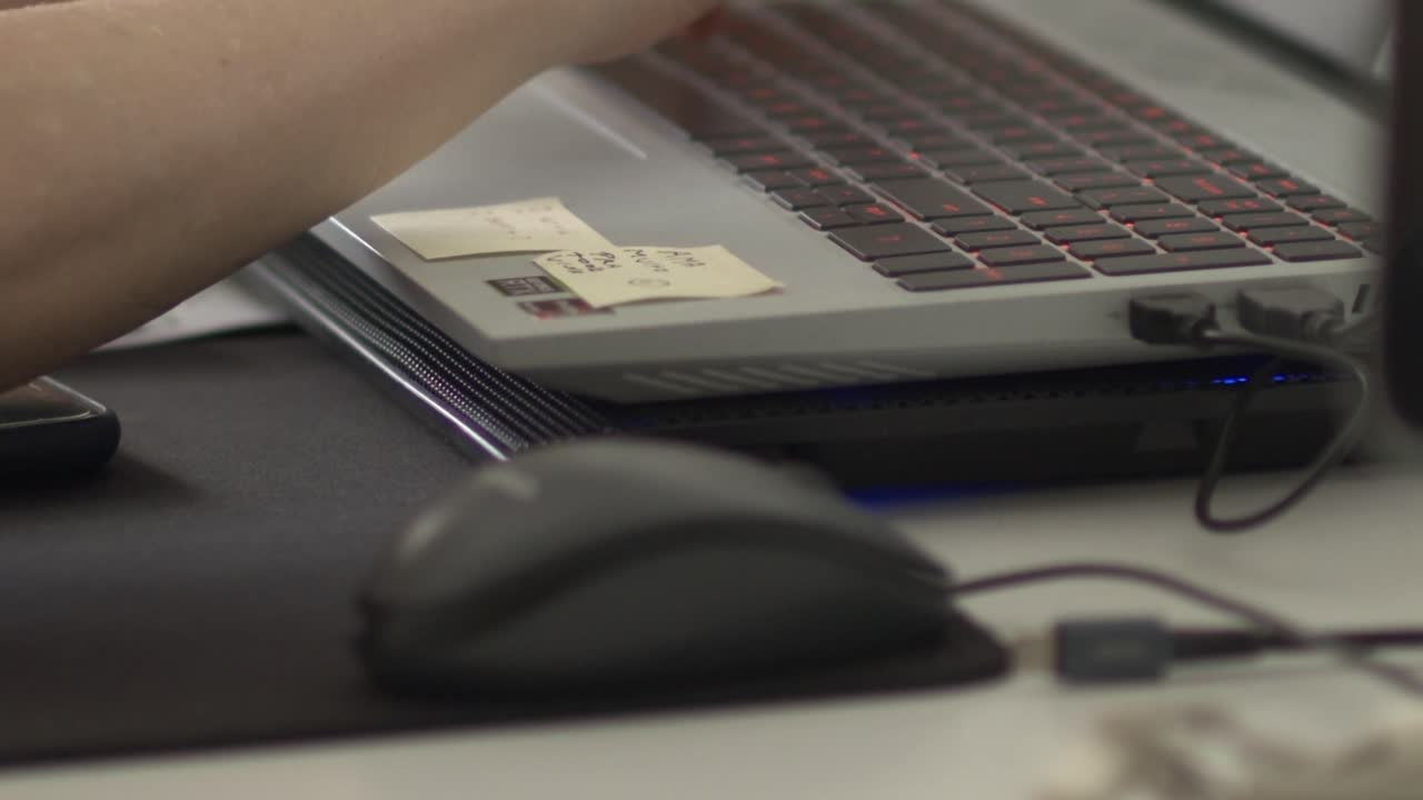 Here’s a nod to that tiny mouse guide, scrolling journey, side by side